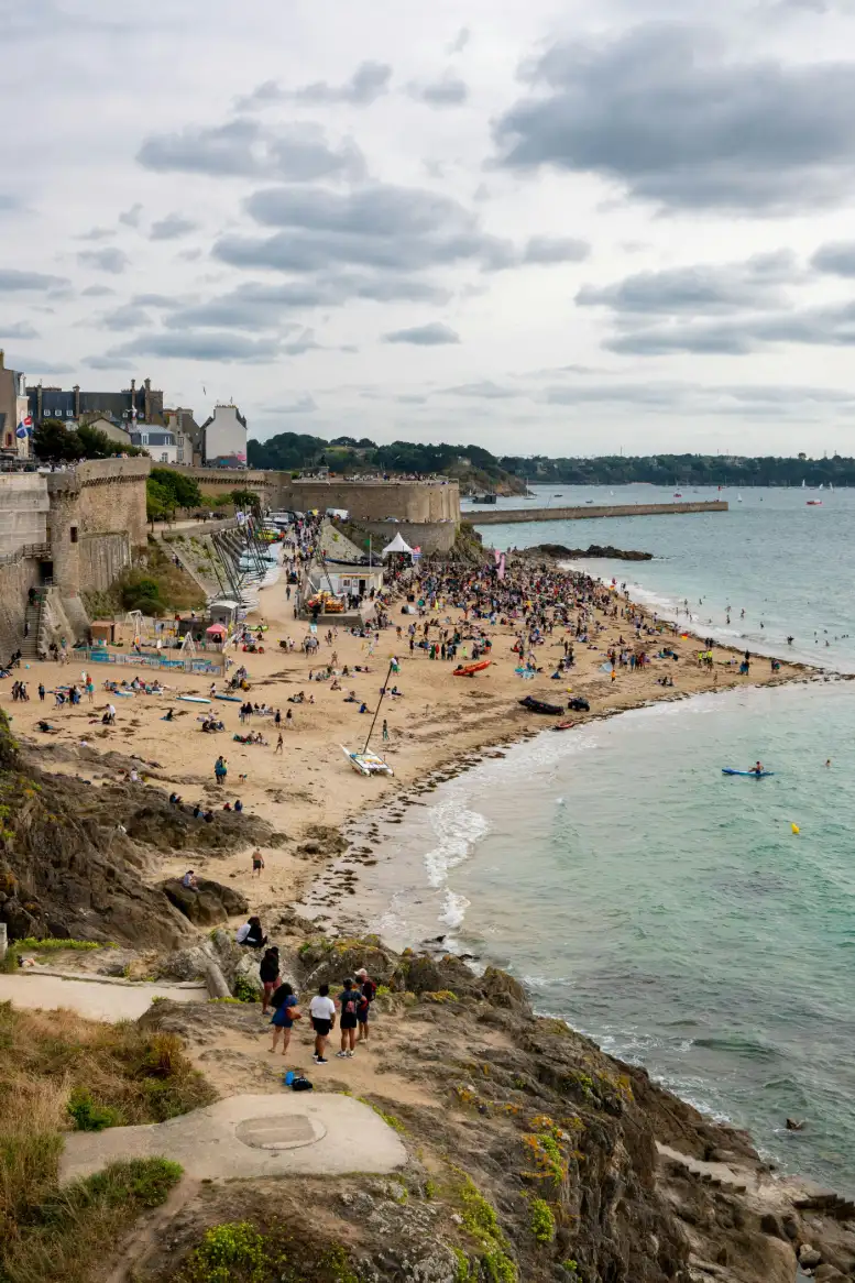plage-bretagne-bingqian-li-pexels